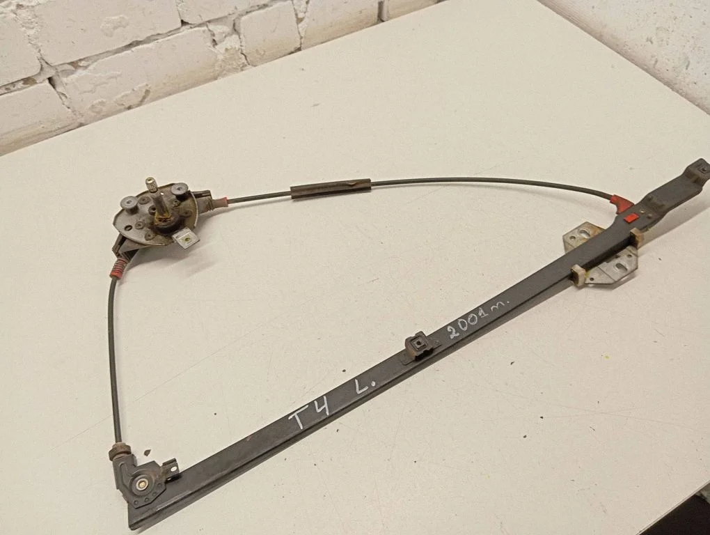 Mechaninis priekinio lango pakėlimo mechanizmas