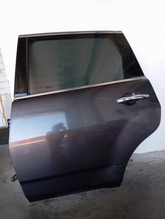 Rear door – rear left
