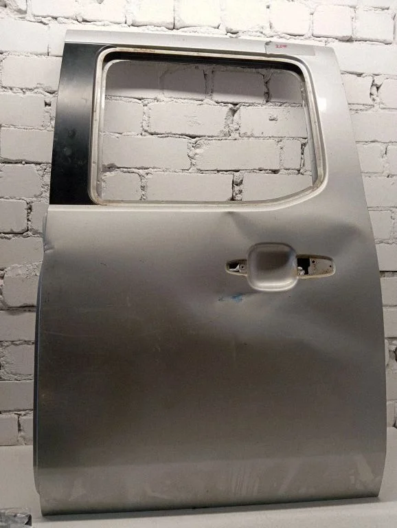 Rear door – rear left
