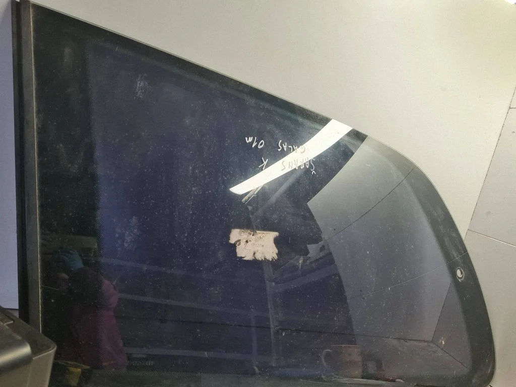 Rear door 43R001100