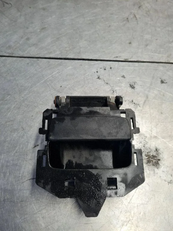 Tagaukse sisemine käepide – Volkswagen Transporter - Caravelle T4 (1991-2003)
