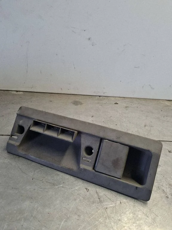 Rear door interior handle – Mercedes-Benz Vito Viano W638 (1996-2003)