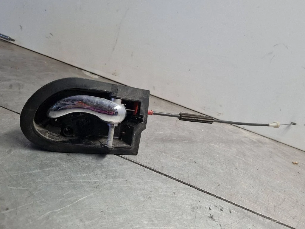 Rear door interior handle 93BBF22601AE