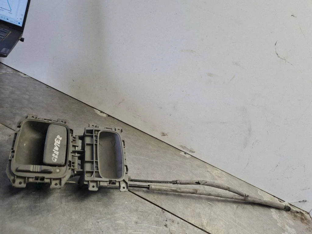 Tagaukse sisemine käepide A9067600061