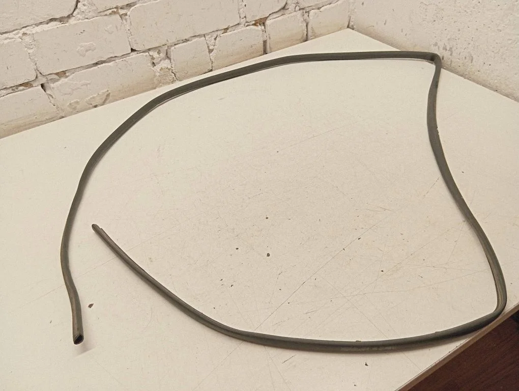 Priekinė sandarinimo guma ant kėbulo