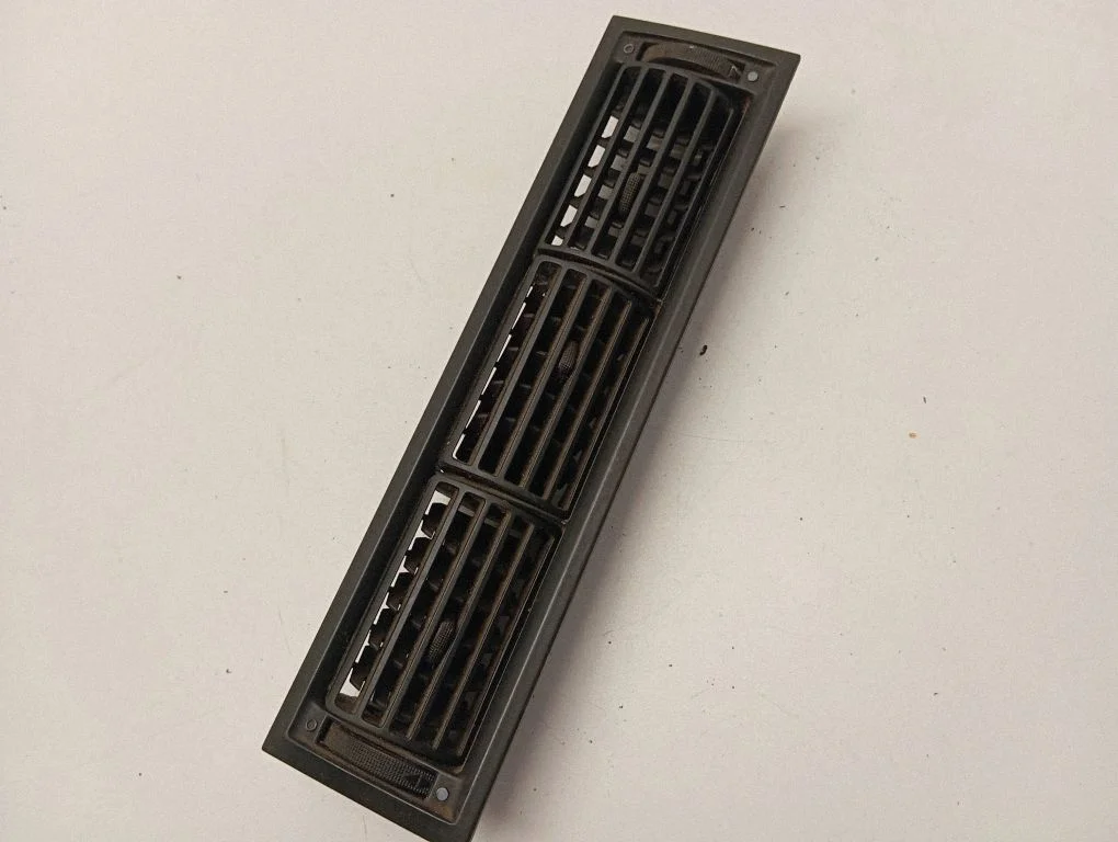 Dash center air vent grill 701819709B