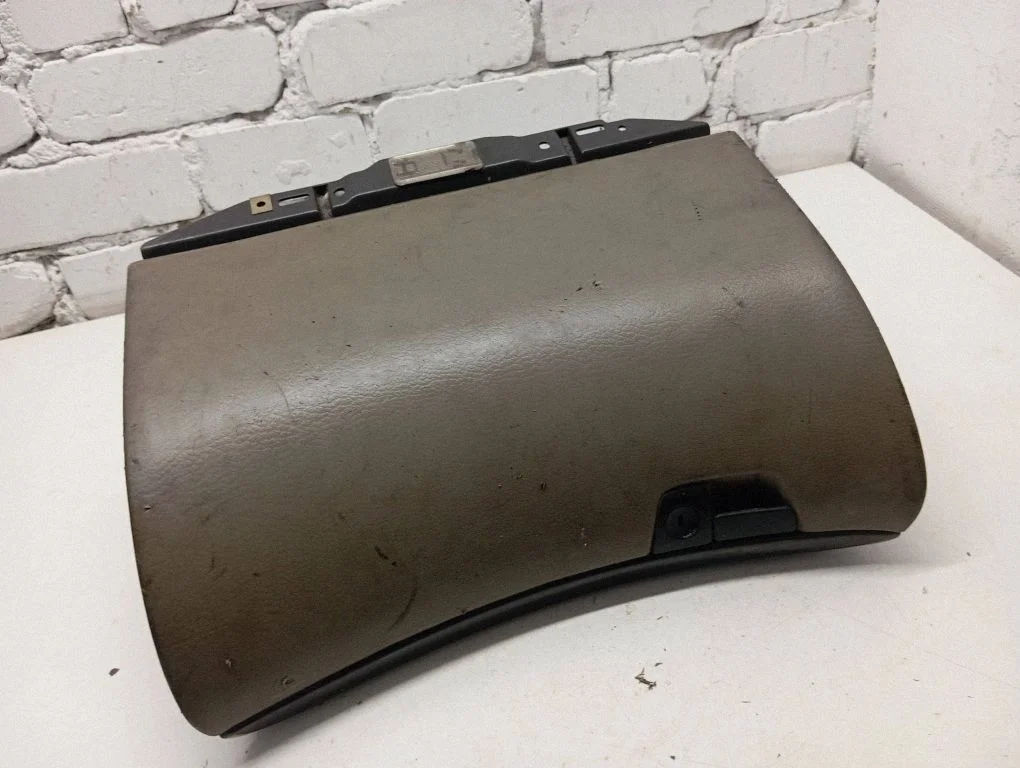 Glove box – Volvo V70 (2000-2004)