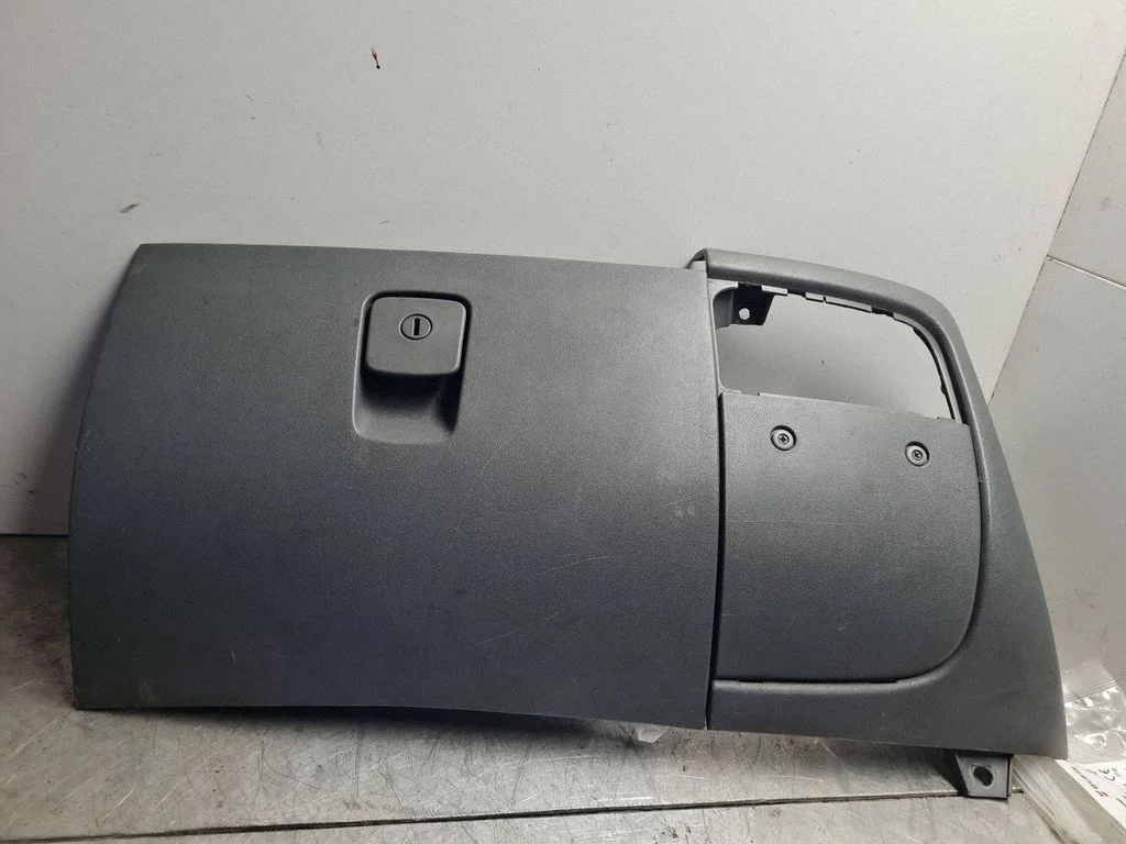 Glove box S13043460