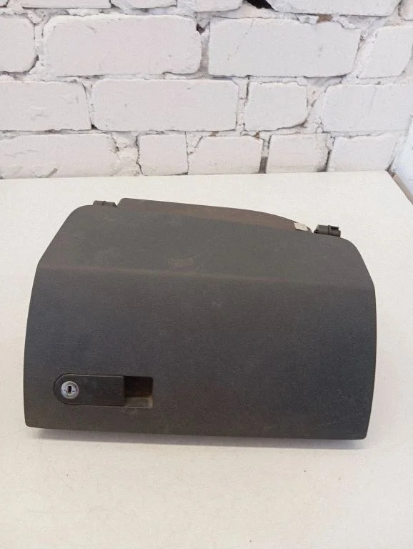 Glove box – Volkswagen Transporter - Caravelle T5 (2003-2015)