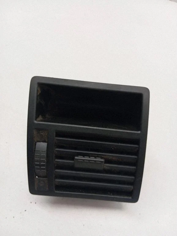 Dashboard side air vent grill/cover trim – Volkswagen Transporter - Caravelle T5 (2003-2015)