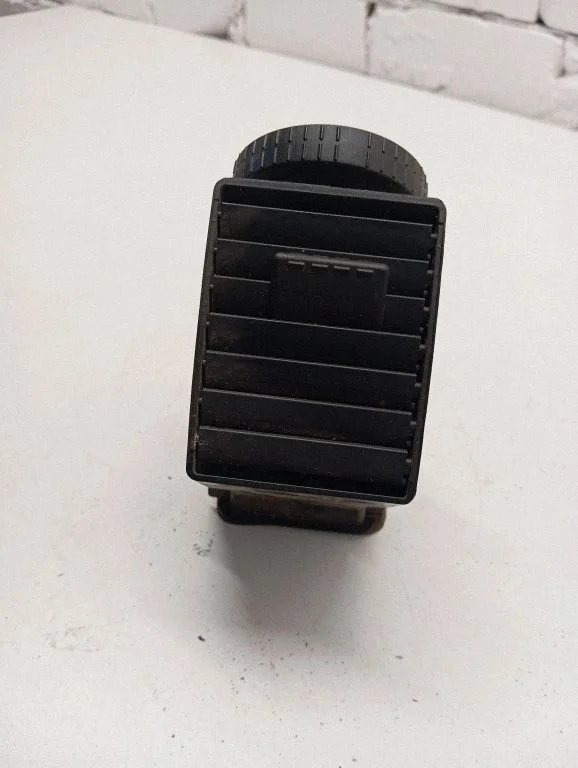 Armatuurlaua külje õhutusresti kate – Volkswagen Transporter - Caravelle T5 (2003-2015)