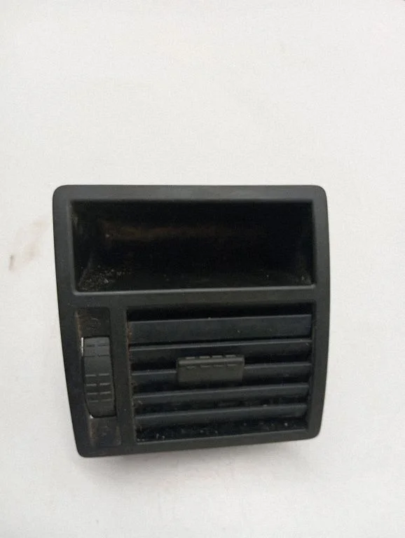 Dashboard side air vent grill/cover trim – Volkswagen Transporter - Caravelle T5 (2003-2015)