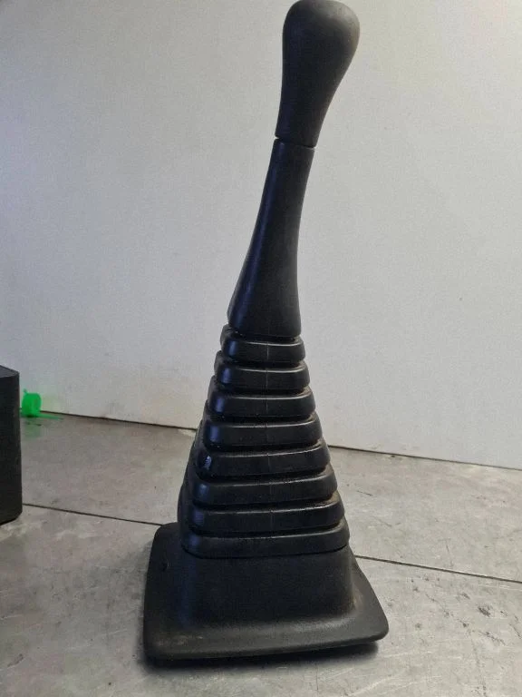 Pavarų perjungimo svirties apdaila (plastikinė)