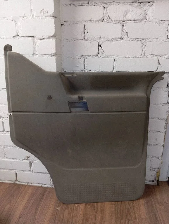 Front door card panel trim – Volkswagen Transporter - Caravelle T4 (1991-2003)