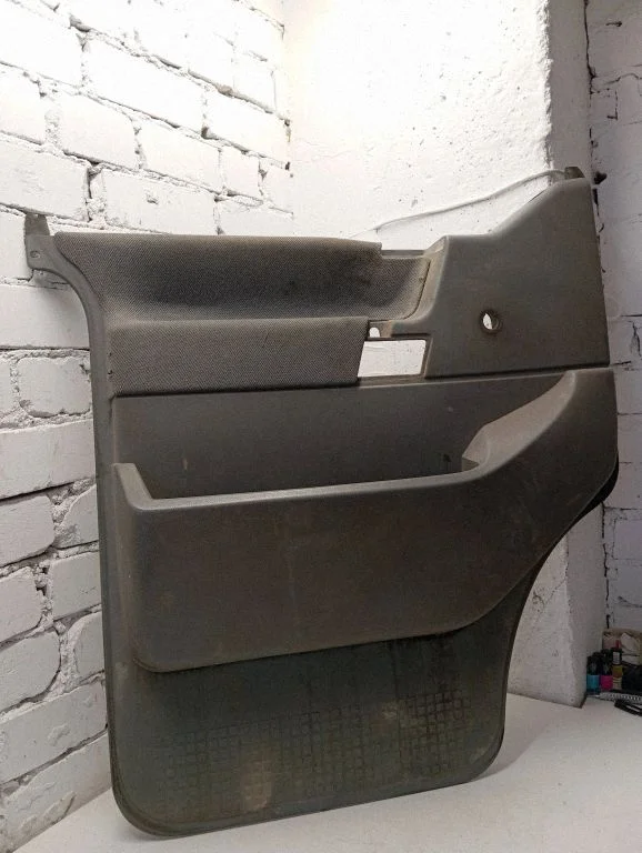 Front door card panel trim 701867105