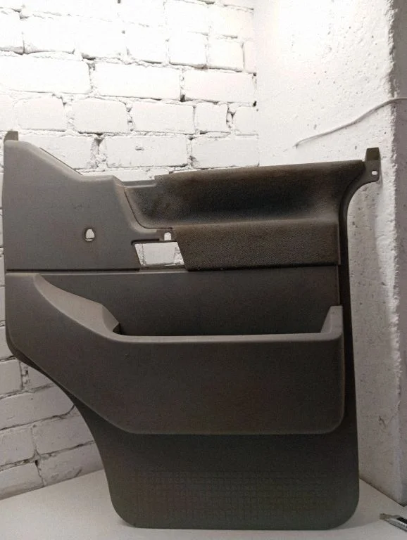 Front door card panel trim – Volkswagen Transporter - Caravelle T4 (1991-2003)