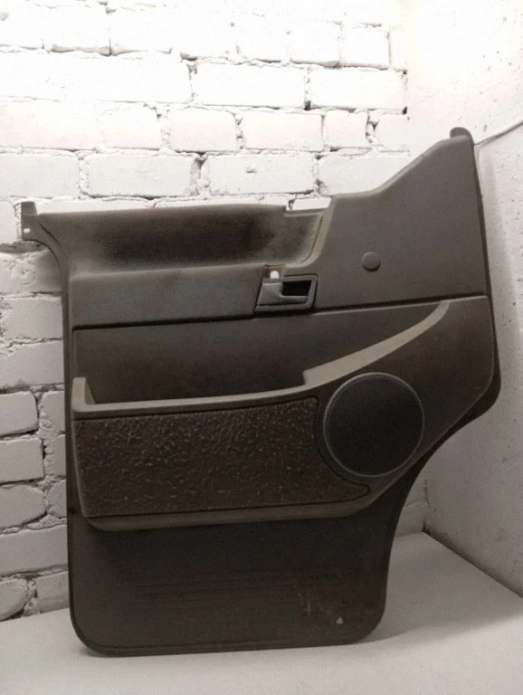 Front door card panel trim 701867105A