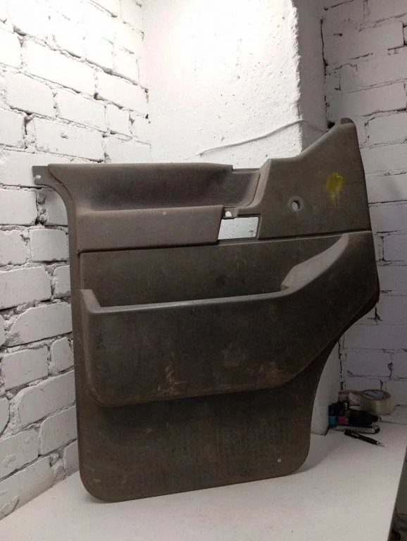 Front door card panel trim 701867105A