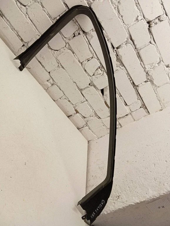Cita priekšējo durvju apdares detaļa 00802579867