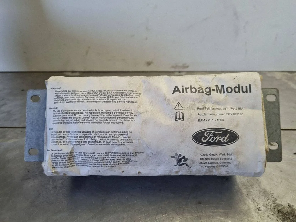 Passenger airbag – Ford Mondeo Mk III (2000-2007)