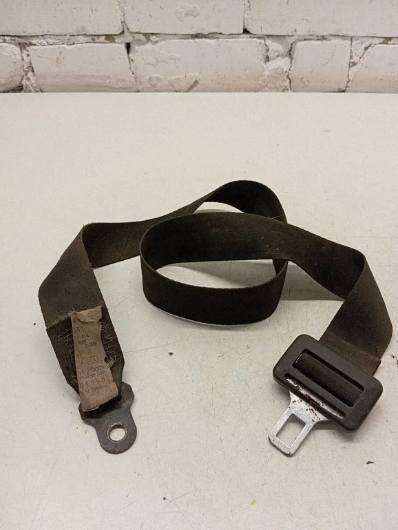 Rear seatbelt buckle 191857837