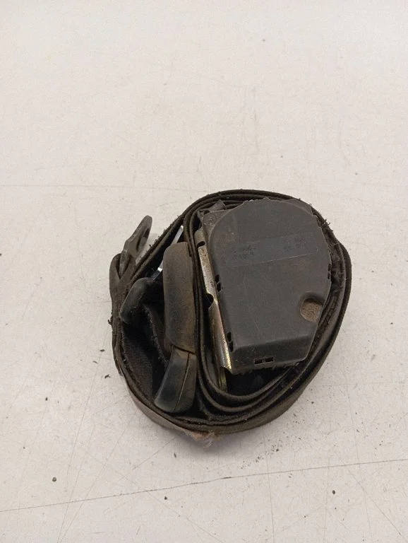 Tagumine turvavöö 703857811B