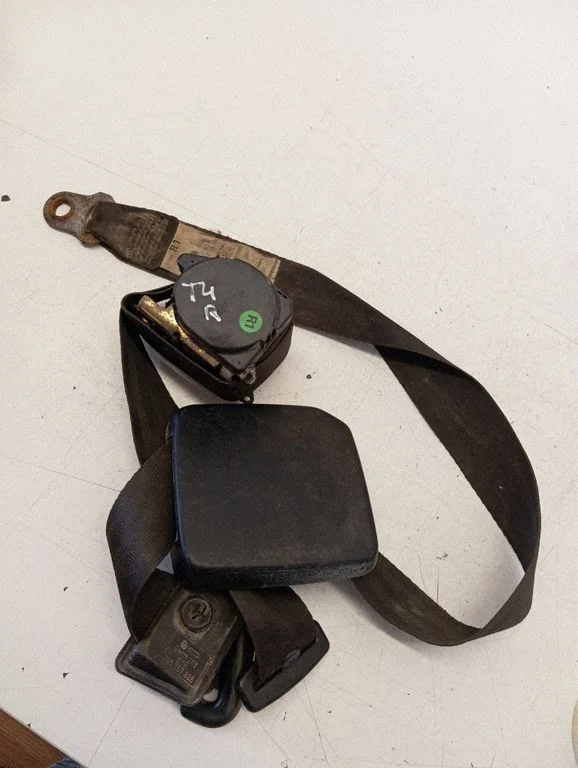 Tagumine turvavöö 705857812