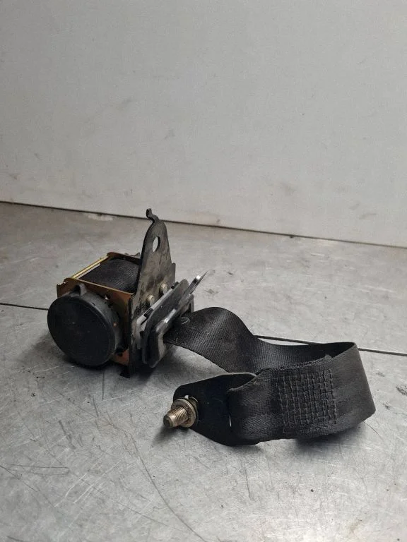 Rear seatbelt – Nissan Primera (2002-2007)