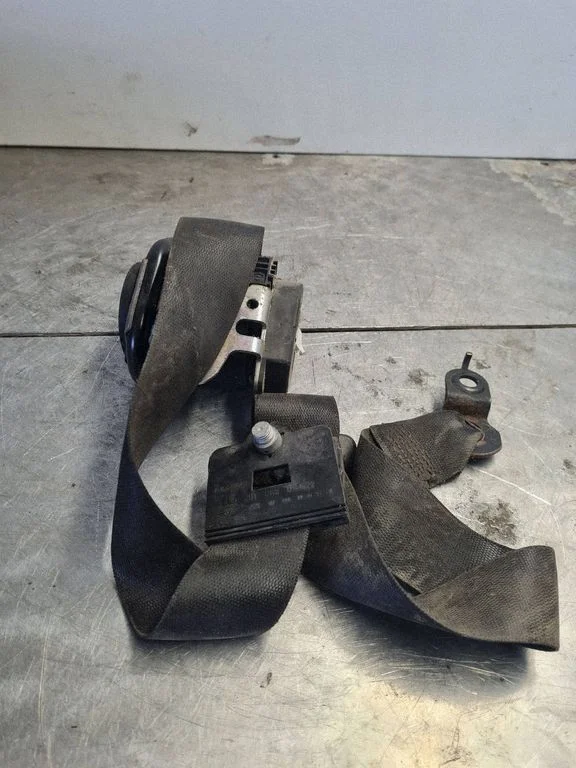 Tagumine turvavöö 2118680222