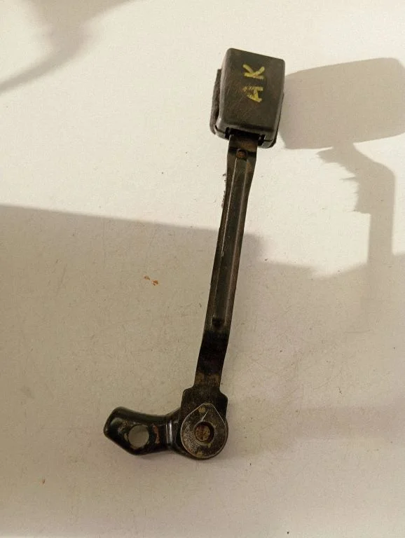 Zapięcie pasa przednie R30622C108