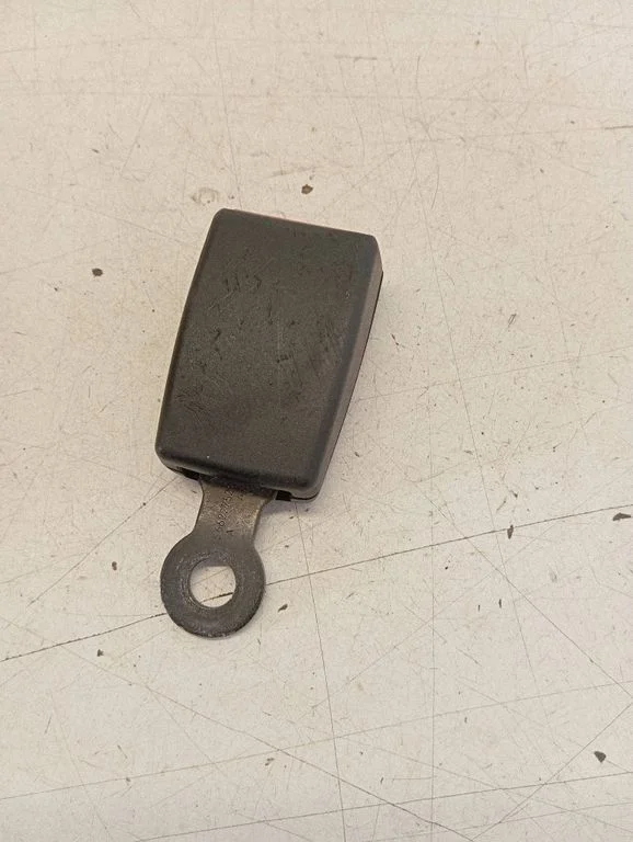 Front seatbelt buckle – Mercedes-Benz Sprinter W906 (2006-2018)