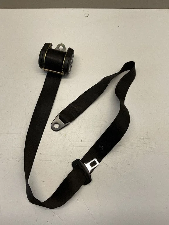 Front seatbelt E90416126