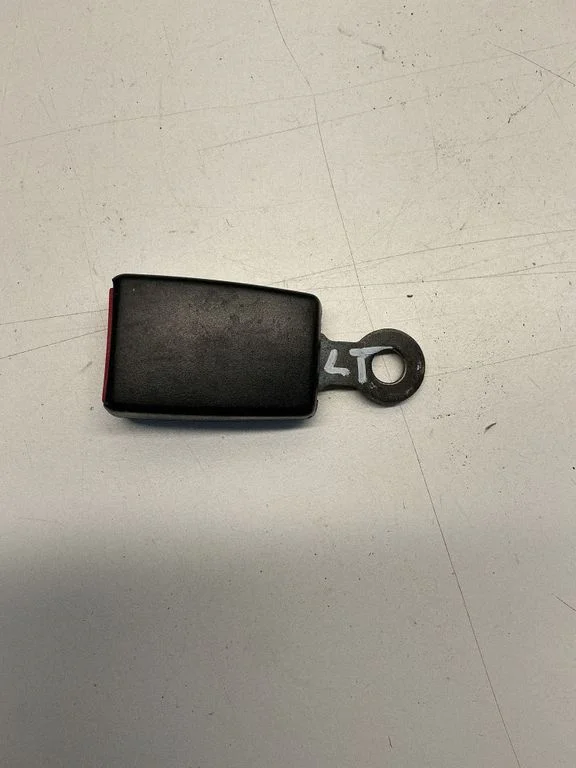 Front seatbelt buckle – Mercedes-Benz Sprinter W906 (2006-2018)