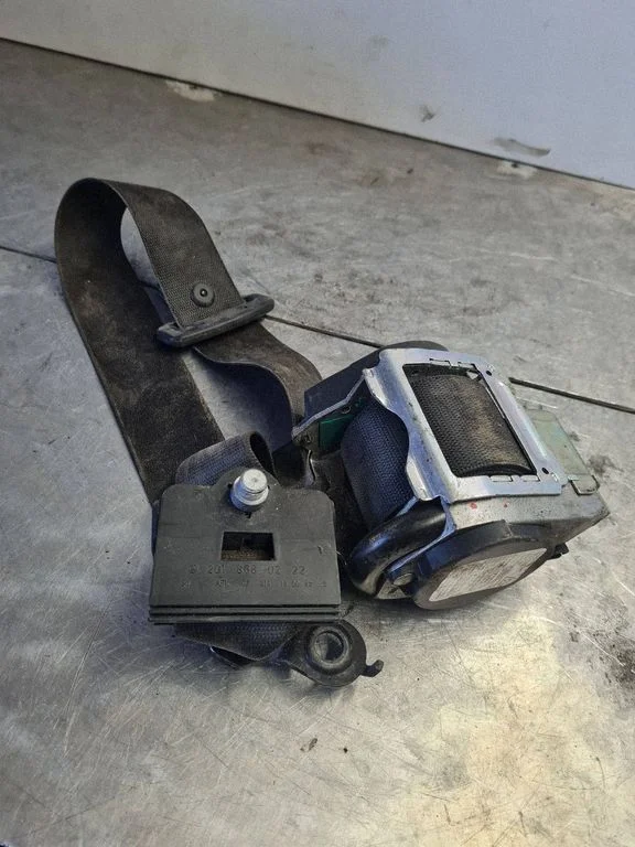 Front seatbelt – Volkswagen Crafter (2006-2016)