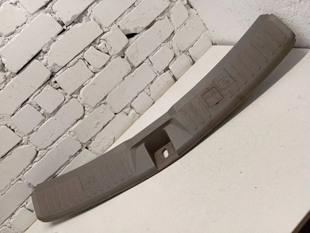 Trunk/boot sill cover protection 84640STX50