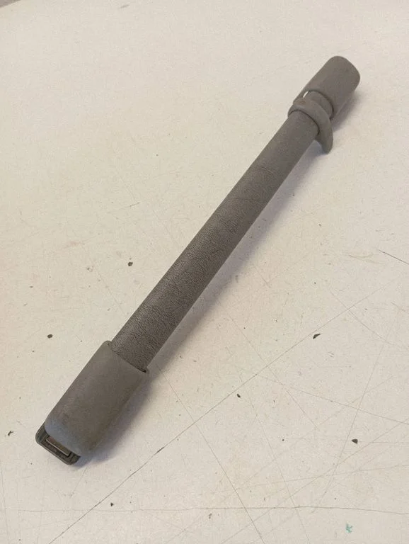 Rear interior roof grab handle