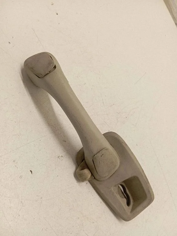 Rear interior roof grab handle 09193487