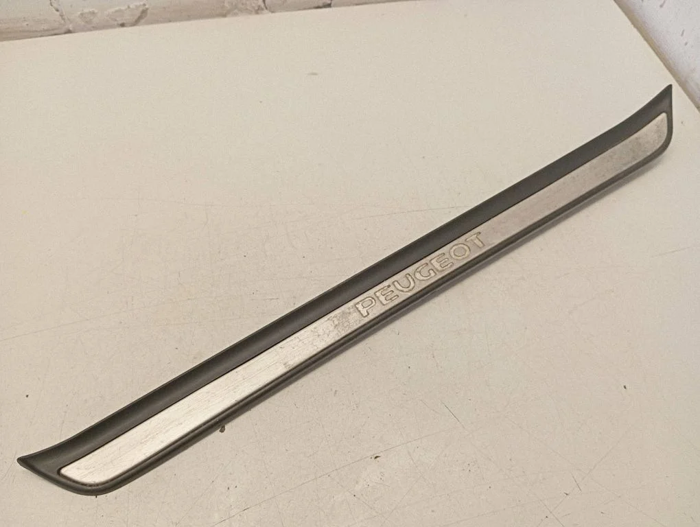 Front sill trim cover 9629149677