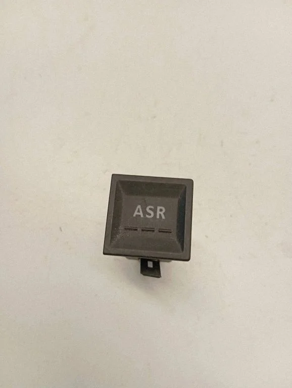 Antipraslidimo/ sukibimo (ASR) jungtukas
