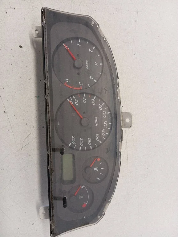 Speedometer (instrument cluster) – Nissan Almera N16 (2000-2010)