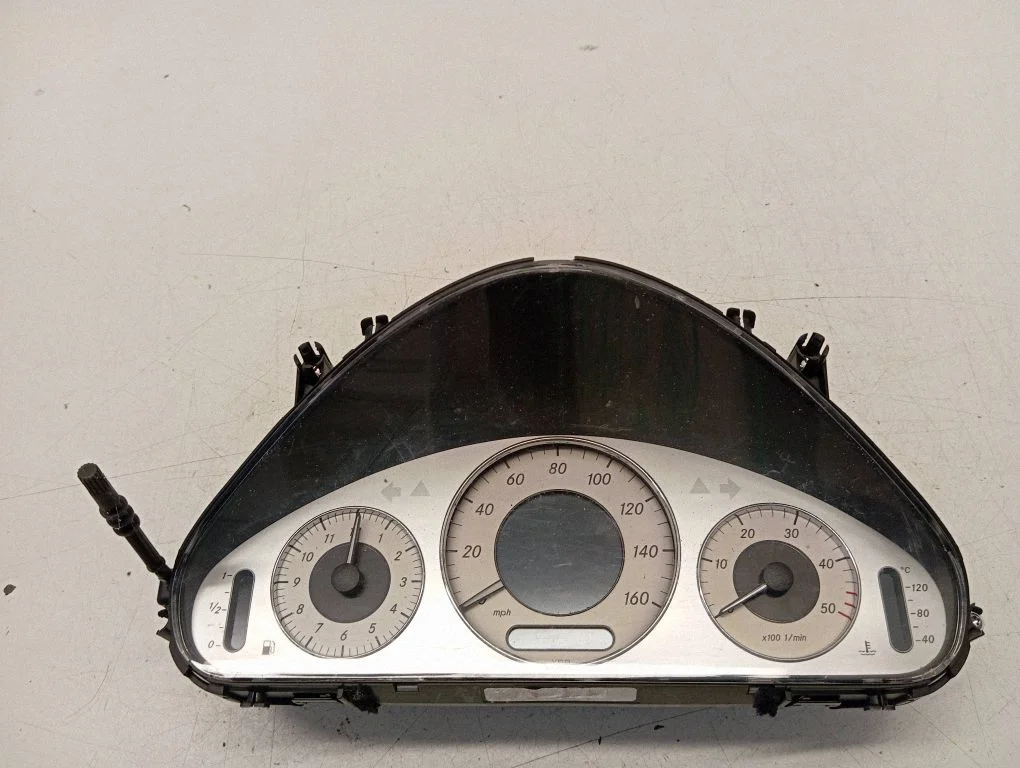 Speedometer (instrument cluster) – Mercedes-Benz E-Class W211 (2002-2009)