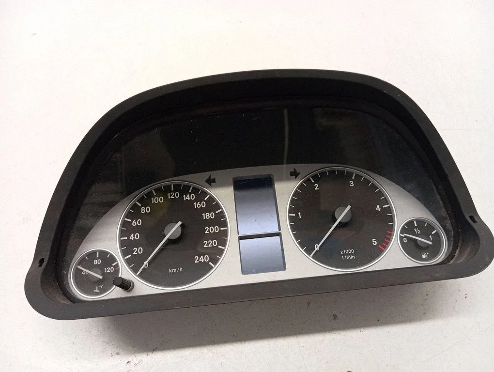 Speedometer (instrument cluster) 1031098110
