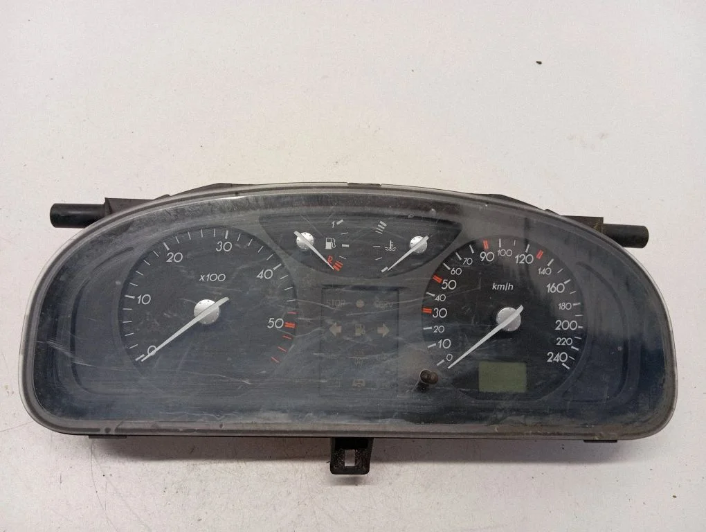 Spidomeeter (näidikuplokk) 8200170297 – Renault Laguna II (2001-2007)