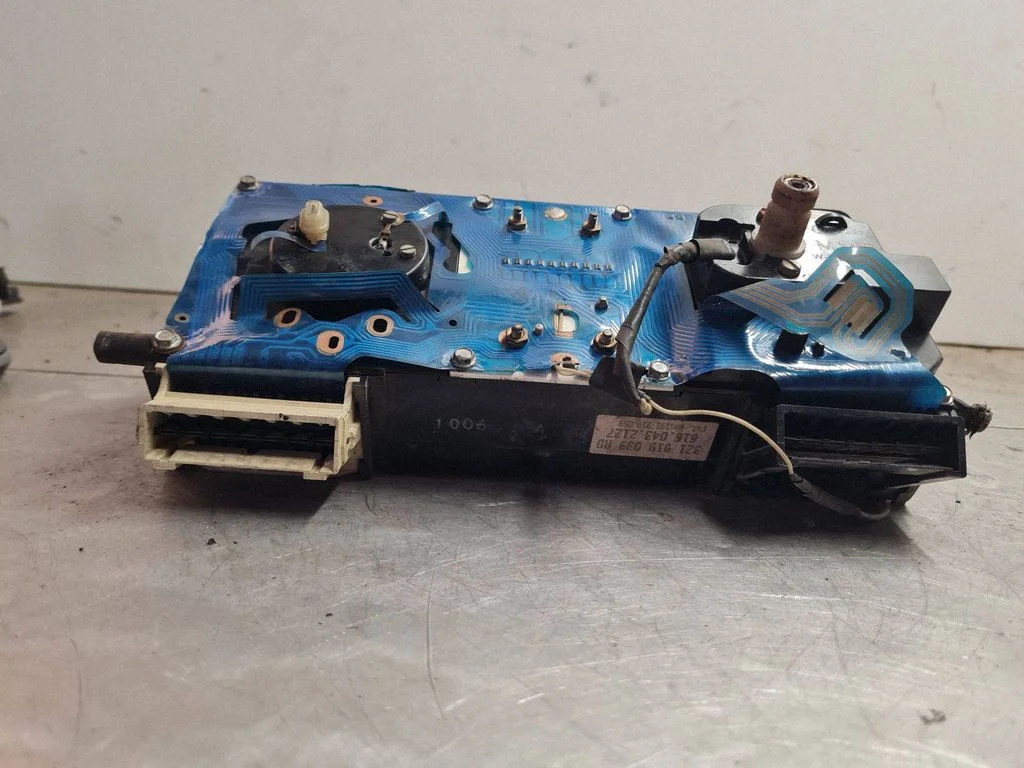 Speedometer (instrument cluster) 321919033RD