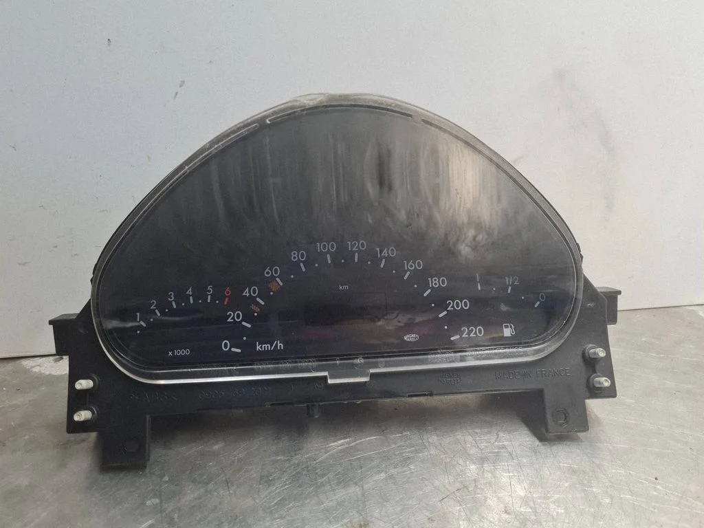 Speedometer (instrument cluster) A1685404011