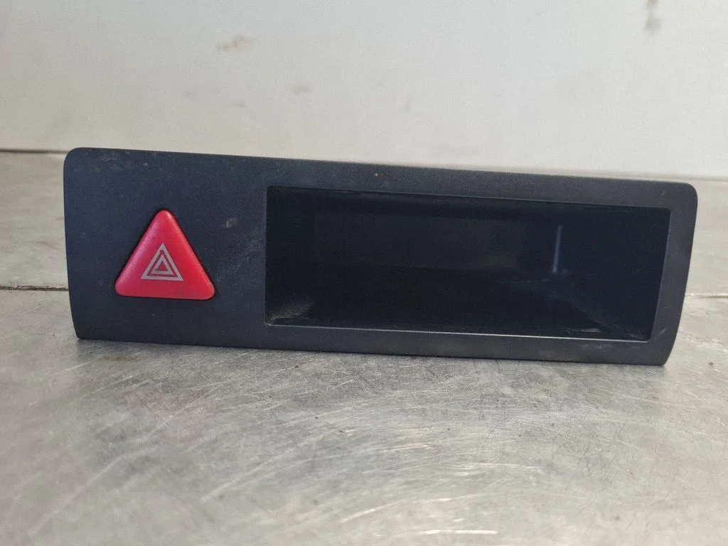 Hazard light switch 7H0857925