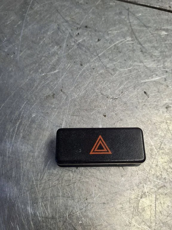 Hazard light switch SAEJ910 – BMW Z3 E36 (1994-2002)
