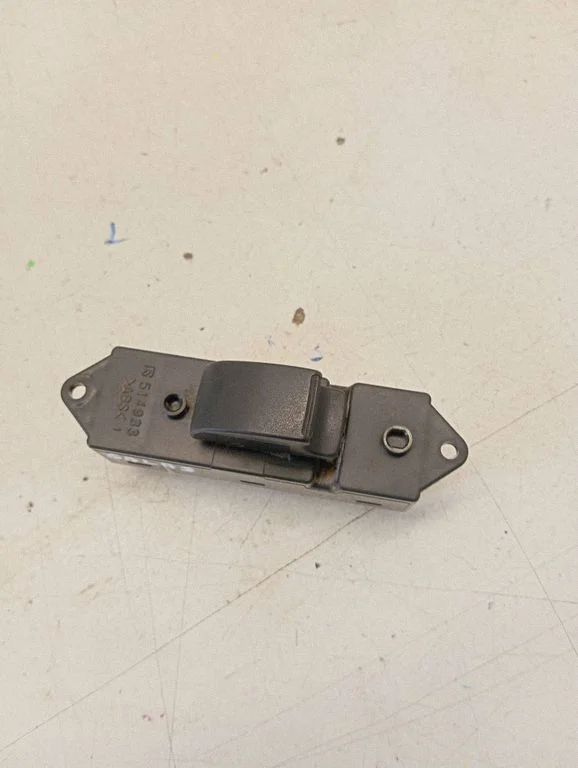 Elektriaknate lüliti 8608A024