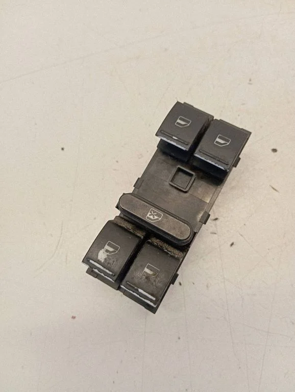 Elektrisko logu slēdzis 1K4959857