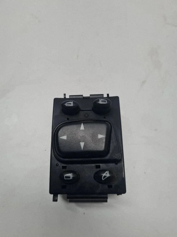 Küljepeeglite lüliti 2208211551